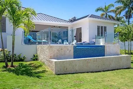 Hospitality Expert Nianna Eden - 7Br Pools Beach Montego Bay