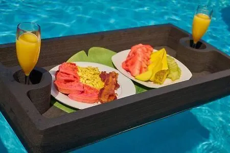Hospitality Expert Nianna Eden - 7Br Pools Beach Montego Bay 0*,  Giamaica